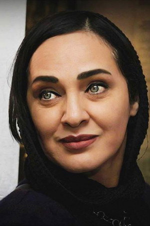 Roya Nownahali portrait