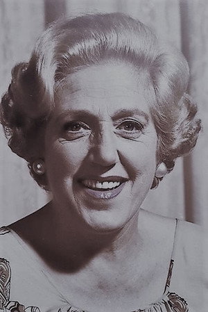 Mary Santpere portrait