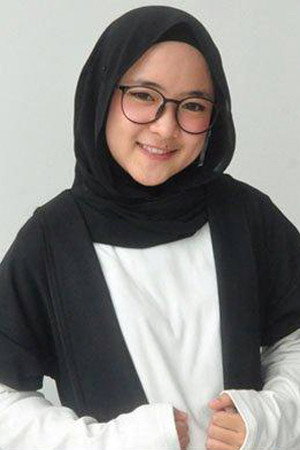 Nissa Sabyan portrait