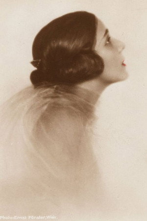 Lili Darvas portrait