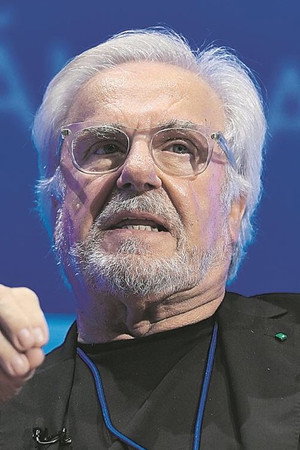 Francisco Simões portrait