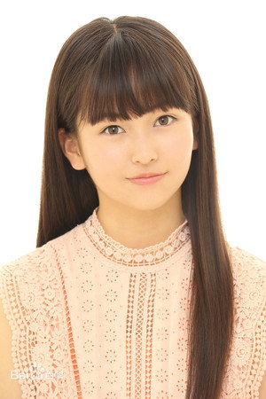 Momoe Mori portrait