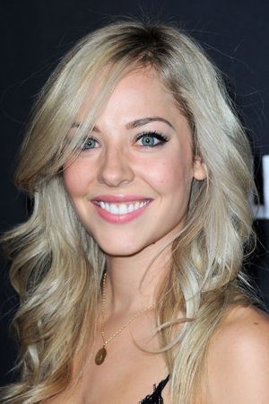 MacKenzie Porter portrait