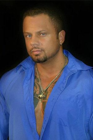 Raul Colon portrait