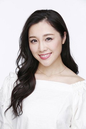 Anna Ishida portrait