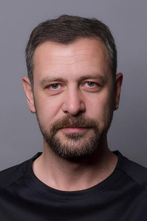 Nejat İşler portrait