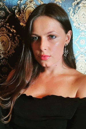 Katrina Grey portrait
