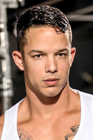 Nic Sahara portrait