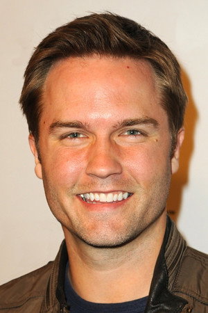 Scott Porter portrait