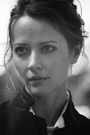 Amy Acker portrait