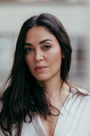Mona Pirzad portrait