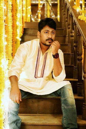 Josh Ravi portrait