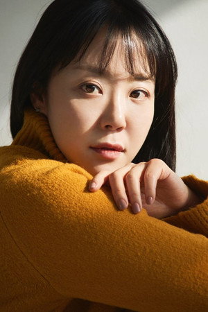 Lee Ji-hae portrait