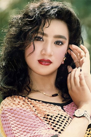 Y Phụng portrait