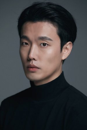 Kim Hee-su portrait