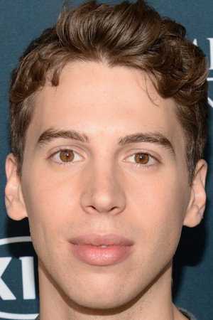 Jordan Gavaris portrait