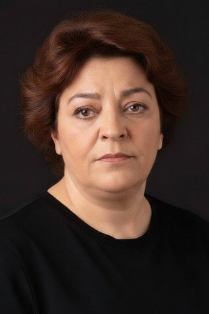 Evin Esen portrait