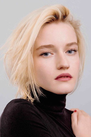Julia Garner portrait