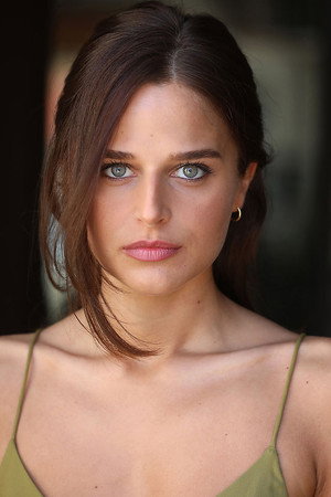 Stephanie Nur portrait