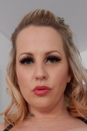 Mistress Delicious portrait