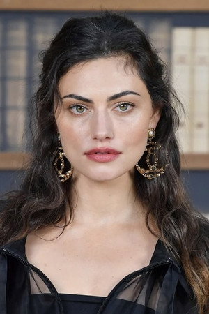 Phoebe Tonkin portrait