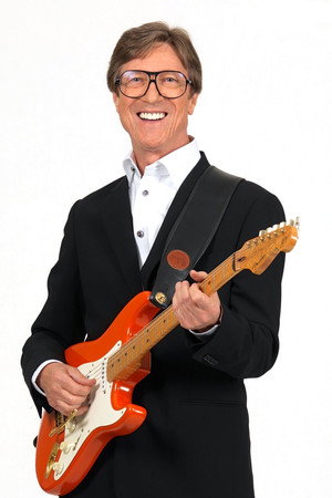 Hank Marvin portrait
