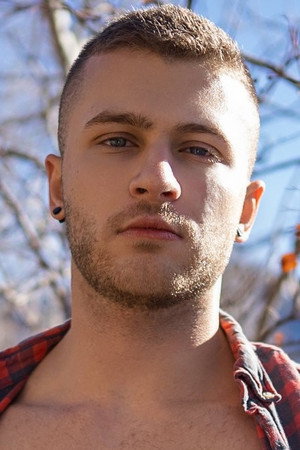 Devy portrait