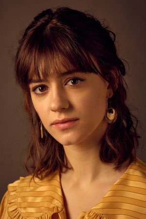 Daisy Edgar-Jones portrait