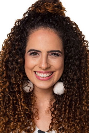 Paula Stephânia portrait