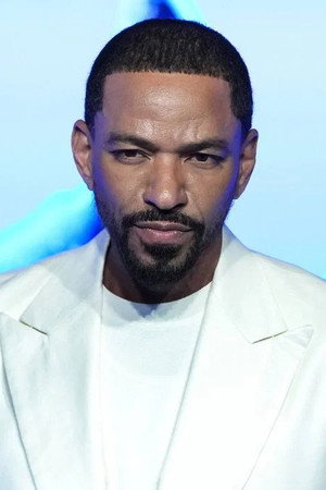 Laz Alonso portrait