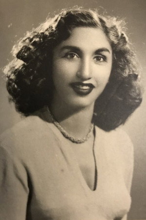 Giti Forouhar portrait