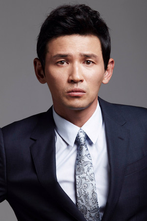 Hwang Jung-min portrait
