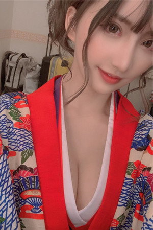Karen Yuzuriha portrait