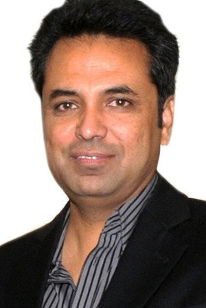 Talat Hussain portrait