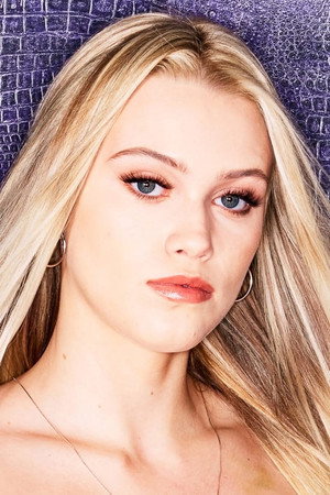 Chloe Rose portrait