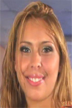 Fernanda Alencar portrait