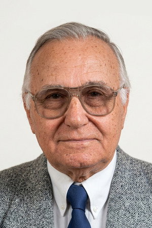 Cüneyt Arcayürek portrait