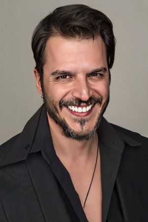 Mehmet Günsür portrait