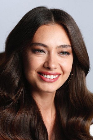 Neslihan Atagül portrait
