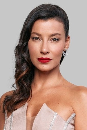 Müjde Uzman portrait