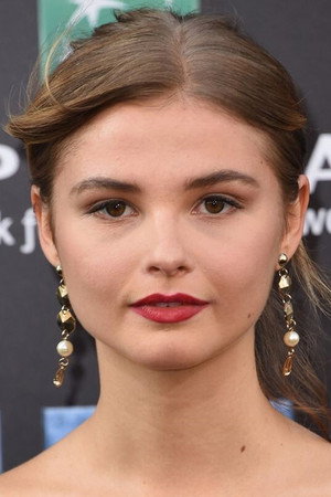 Stefanie Scott portrait