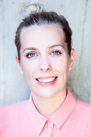 Sara Pascoe portrait