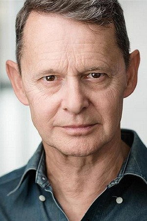 Jonathan Oliver portrait