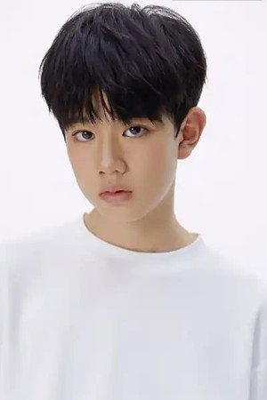Luo Yihang portrait