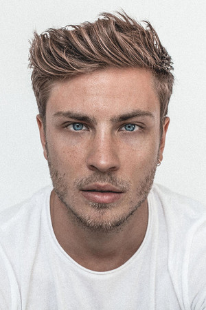 Jannik Schümann portrait