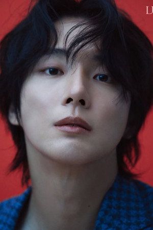 Yoon Shi-yoon portrait