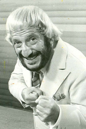 Martín Karadagián portrait