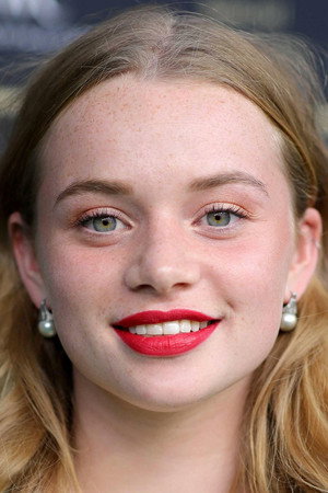 Luna Wedler portrait
