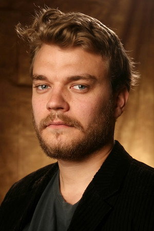 Pilou Asbæk portrait