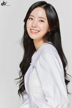 Jin Se-yeon portrait